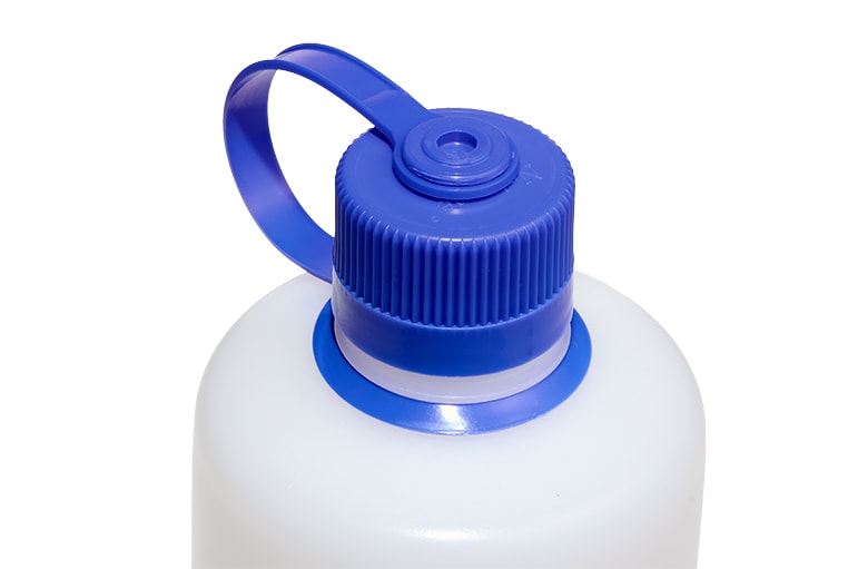 Nalgene product view: 32oz Narrow Mouth Ultralite Bottle Q9 — 32oz Narrow Mouth Ultralite Bottle