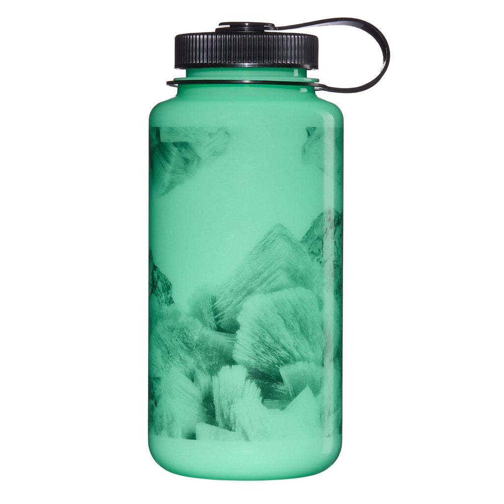 Nalgene product image: 32oz WM Glo Wyld R6 — 32oz WM Glo Wyld