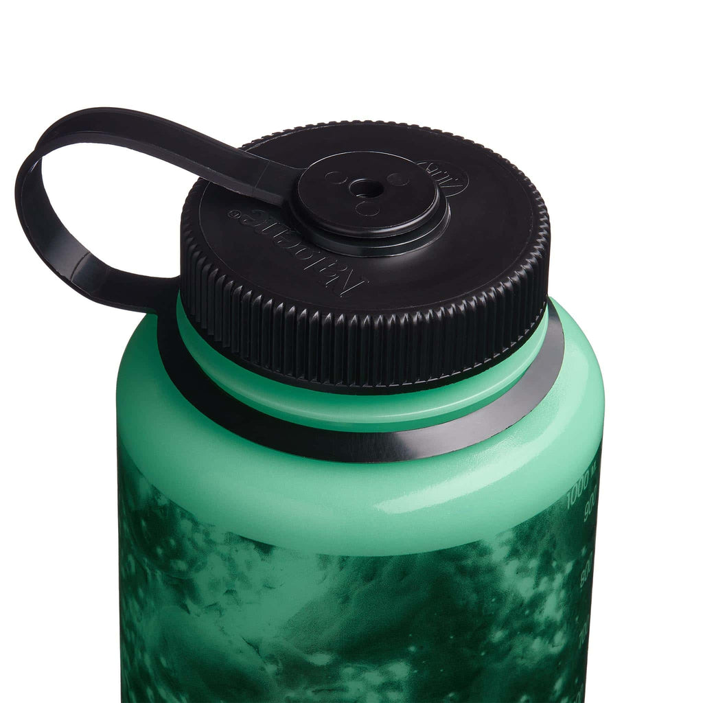Nalgene product view: 32oz WM Glo Wyld R6 — 32oz WM Glo Wyld