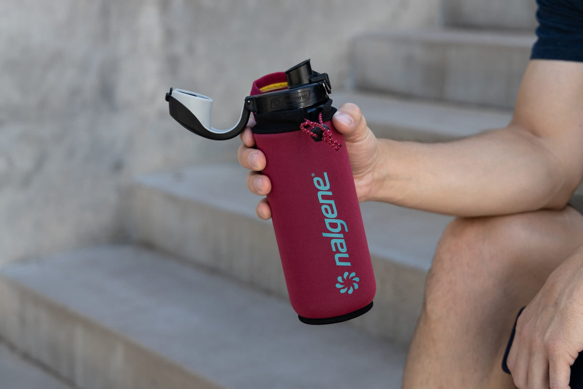 Nalgene product detail: 24oz Neoprene Sleeve O2 — 24oz Neoprene Sleeve