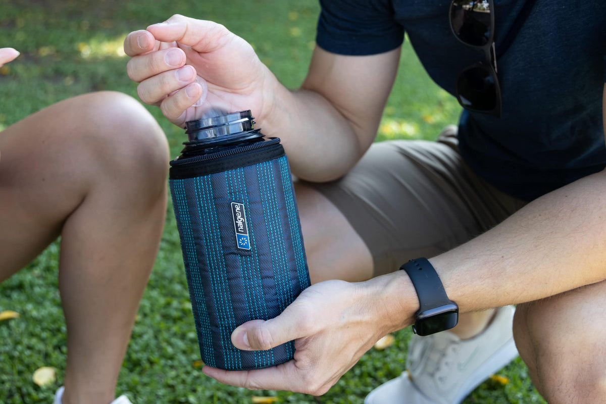 Nalgene product detail: 32oz Insulated Sleeve R7 — 32oz Insulated Sleeve